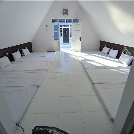 Seger Nusantara Hostel Kalisat Exterior foto