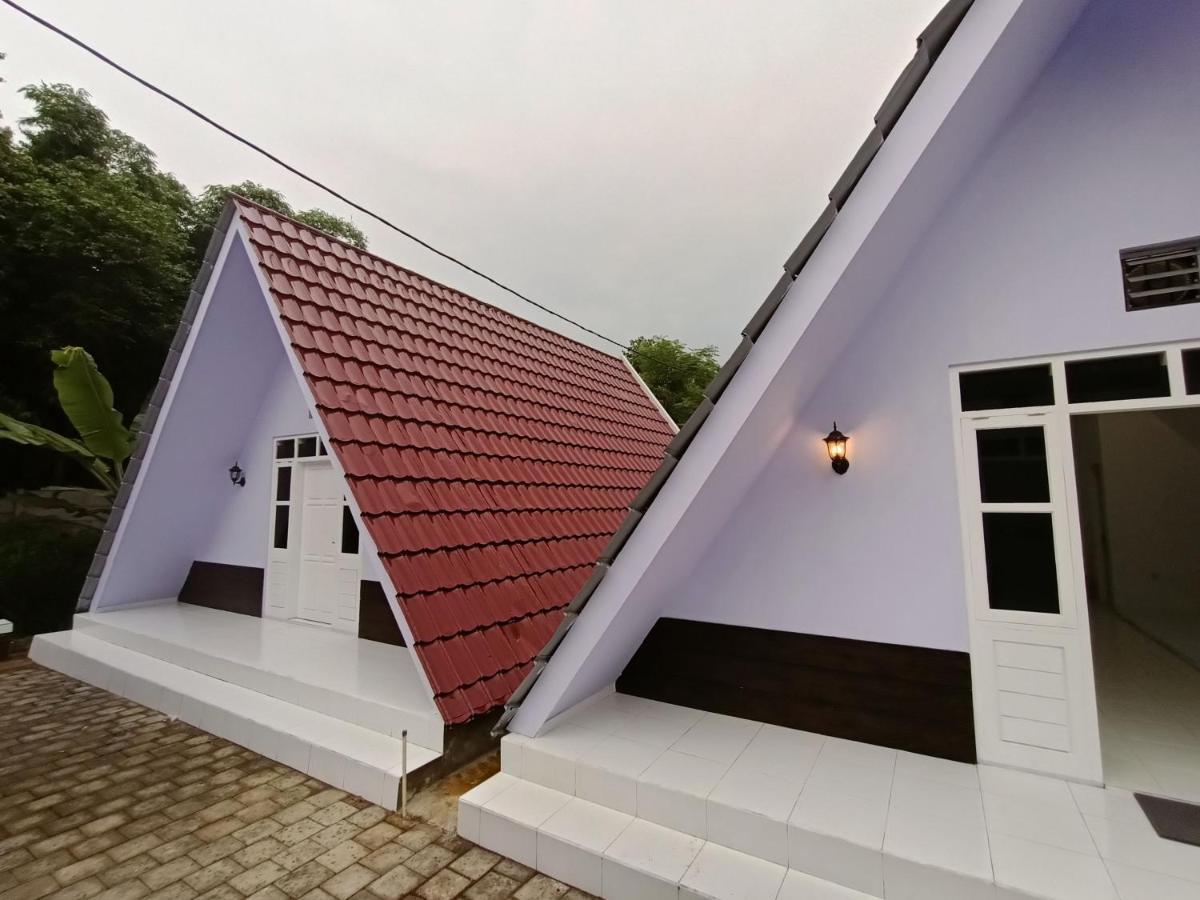 Seger Nusantara Hostel Kalisat Exterior foto
